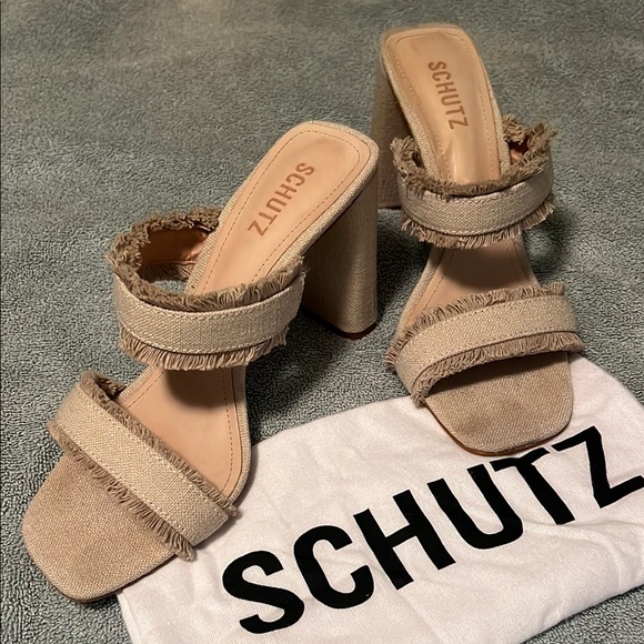 👡 Schutz Women's “Amely” Fabric Slip On Sandal - Picture 4 of 8